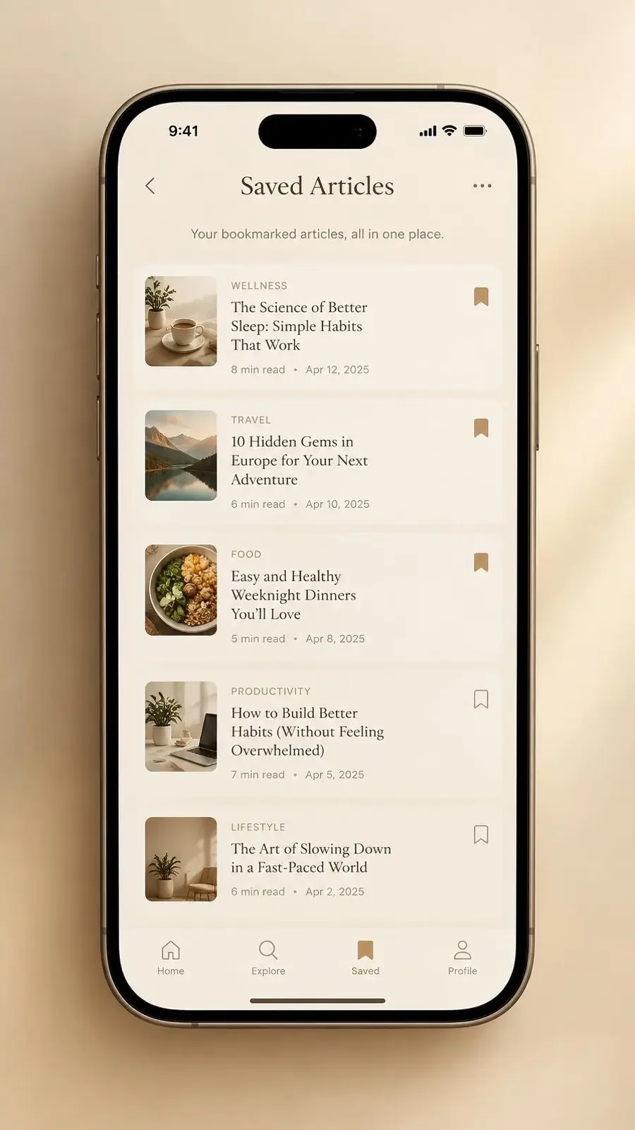 52吃瓜网 APP 收藏夹界面示意,浅驼色卡片排列